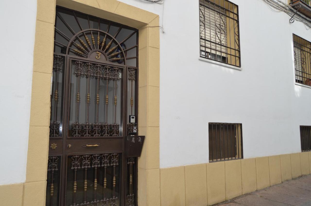 Puerta Sevilla Parking Gratis Кордова Экстерьер фото